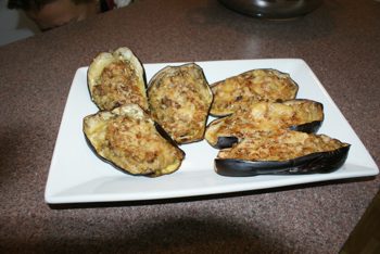 Berenjenas rellenas y gratinadas.