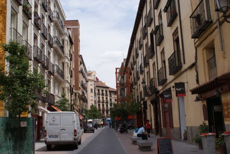 Calle de Santiago, en Madrid.